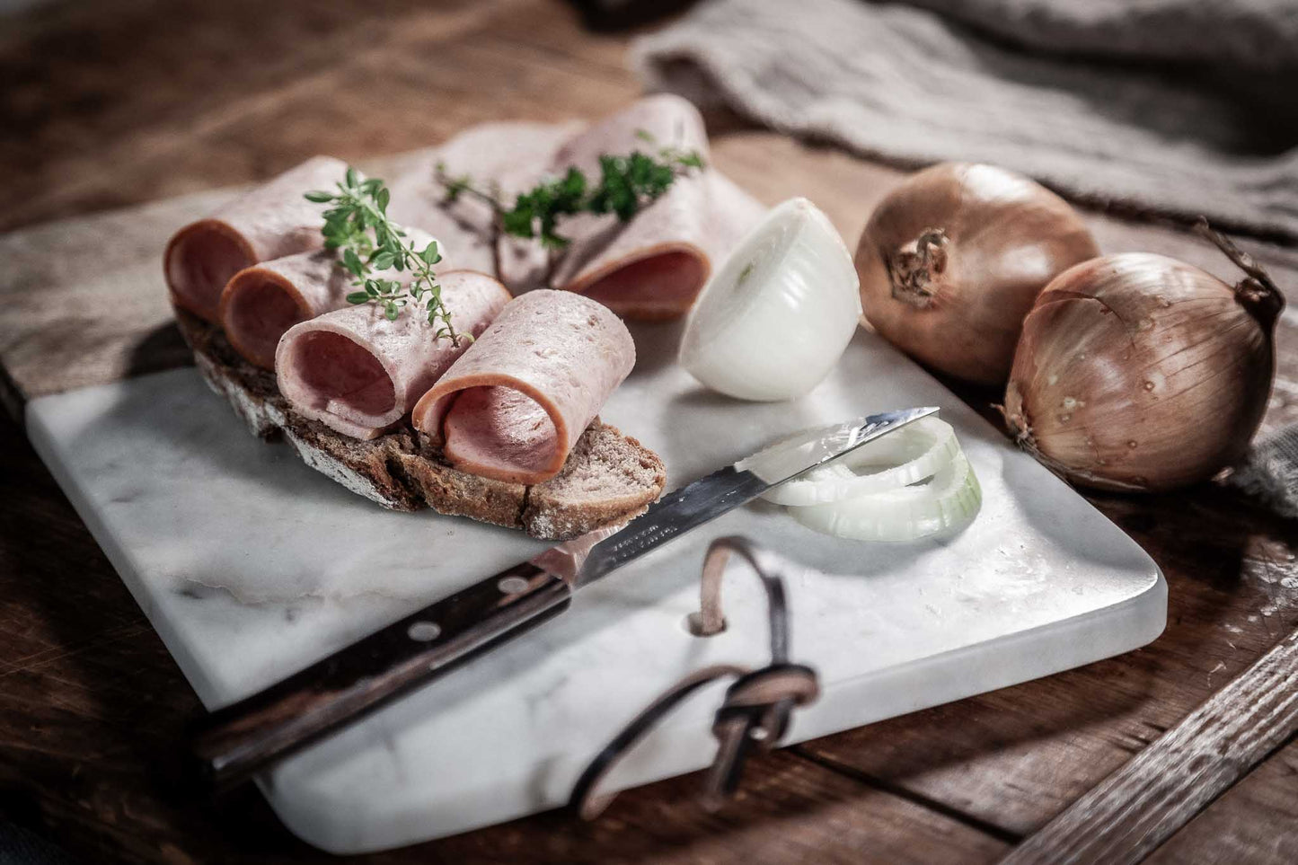 Römerbraten mit Röstzwiebel Aufschnitt