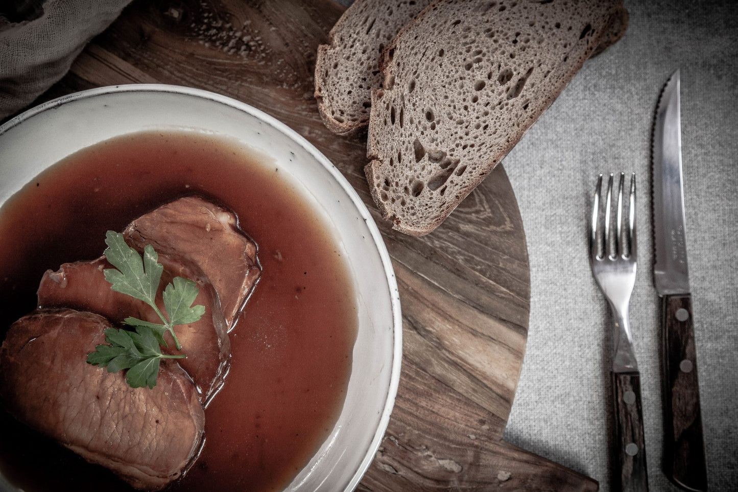 Kasslerbraten mit Soße im Glas, vollkonserviert